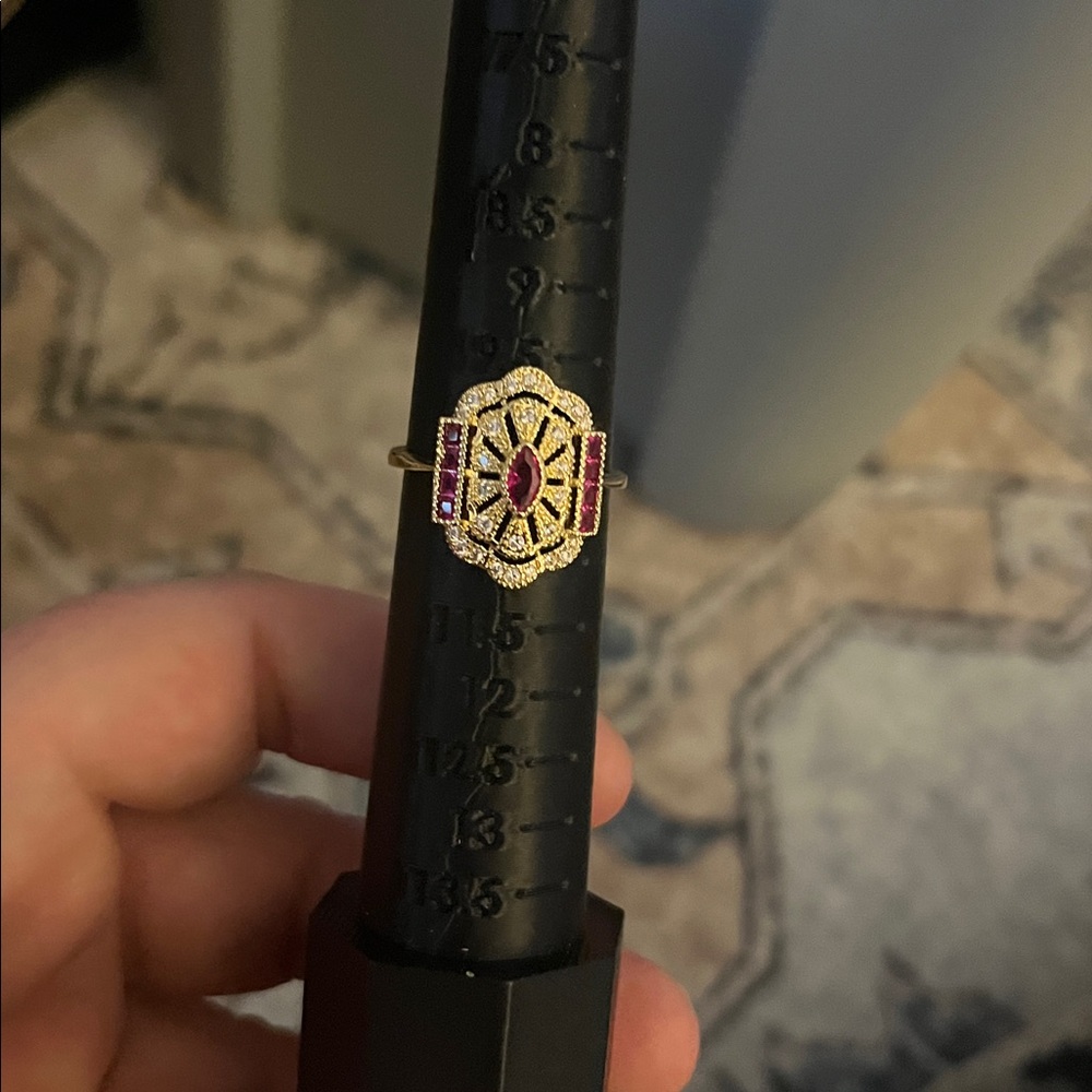 Elegant Gold And Ruby Colored Ring - image 2